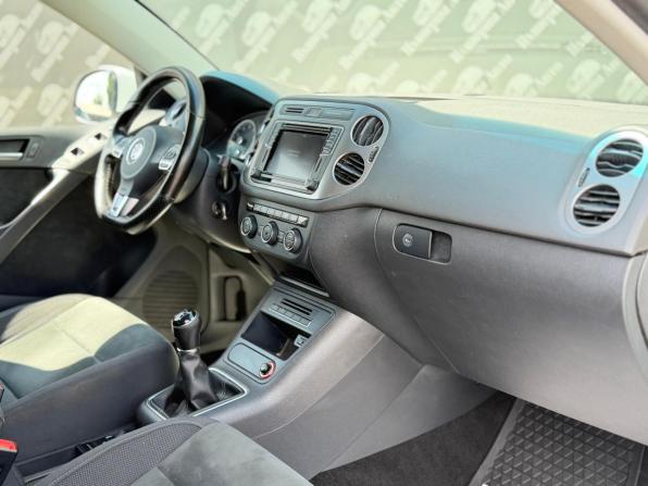 Volkswagen Tiguan I Рестайлинг с пробегом 2016 года, цена 1 045 000 рублей, 158000 км, внедорожник, Автокод Объявления