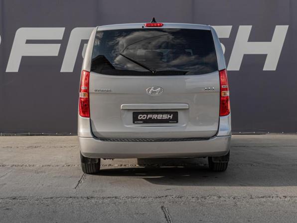 Hyundai H-1 II Рестайлинг 2 с пробегом 2019 года, цена 2 955 075 рублей, 97908 км, минивэн, Автокод Объявления
