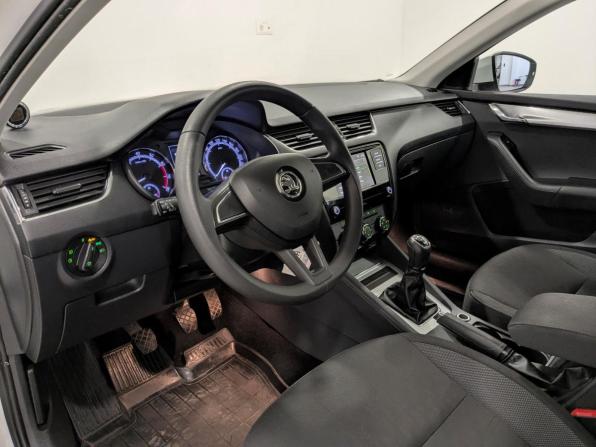 Skoda Octavia III (A7) Рестайлинг с пробегом 2019 года, цена 1 450 000 рублей, 119106 км, лифтбек, Автокод Объявления