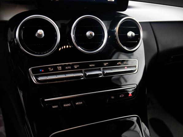 Mercedes-Benz C-Класс IV (W205) Рестайлинг с пробегом 2018 года, цена 2 449 500 рублей, 99950 км, седан, Автокод Объявления