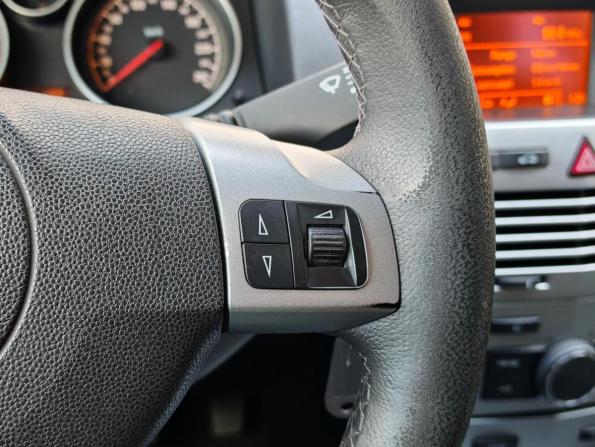 Opel Astra H Рестайлинг с пробегом 2011 года, цена 640 000 рублей, 279206 км, седан, Автокод Объявления
