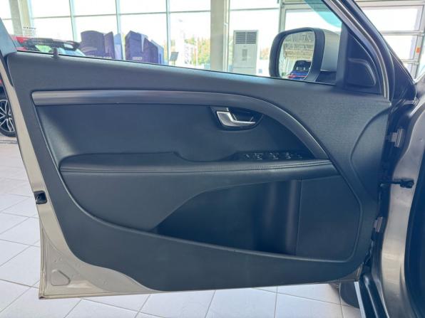 Volvo XC70 II Рестайлинг с пробегом 2016 года, цена 1 755 000 рублей, 288500 км, универсал, Автокод Объявления