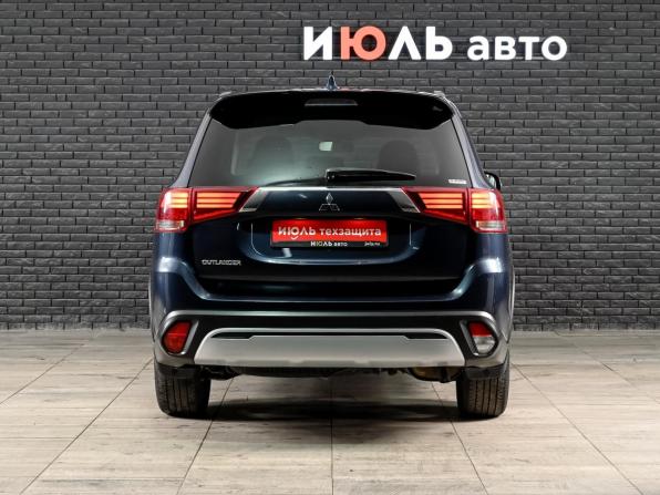 Mitsubishi Outlander III Рестайлинг 3 с пробегом 2021 года, цена 3 100 000 рублей, 23431 км, внедорожник, Автокод Объявления