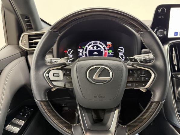 Lexus LX IV с пробегом 2022 года, цена 17 300 000 рублей, 50 км, внедорожник, Автокод Объявления