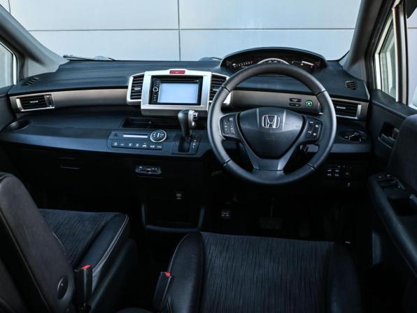 Honda Freed I Рестайлинг 2 с пробегом 2015 года, цена 1 099 000 рублей, 161926 км, компактвэн, Автокод Объявления