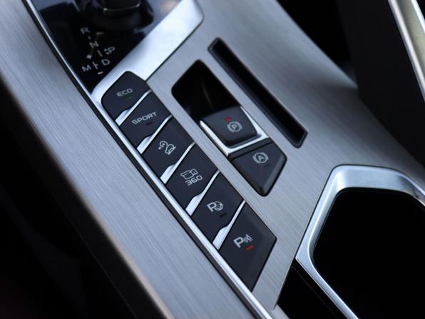 Geely Coolray I с пробегом 2023 года, цена 1 900 000 рублей, 38331 км, внедорожник, Автокод Объявления