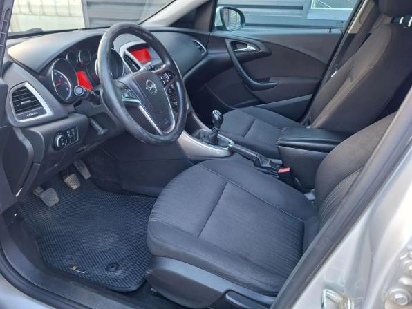 Opel Astra J с пробегом 2012 года, цена 580 000 рублей, 235000 км, хэтчбек, Автокод Объявления