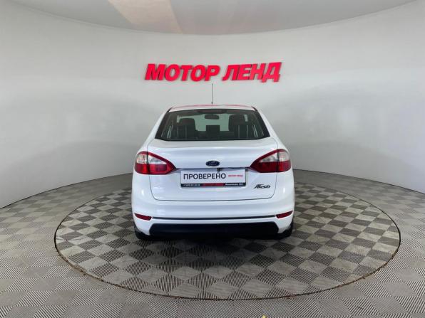 Ford Fiesta Mk6 Рестайлинг с пробегом 2016 года, цена 735 000 рублей, 152200 км, седан, Автокод Объявления