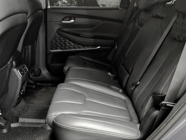 Hyundai Santa Fe IV Рестайлинг с пробегом 2022 года, цена 4 089 000 рублей, 41762 км, внедорожник, Автокод Объявления