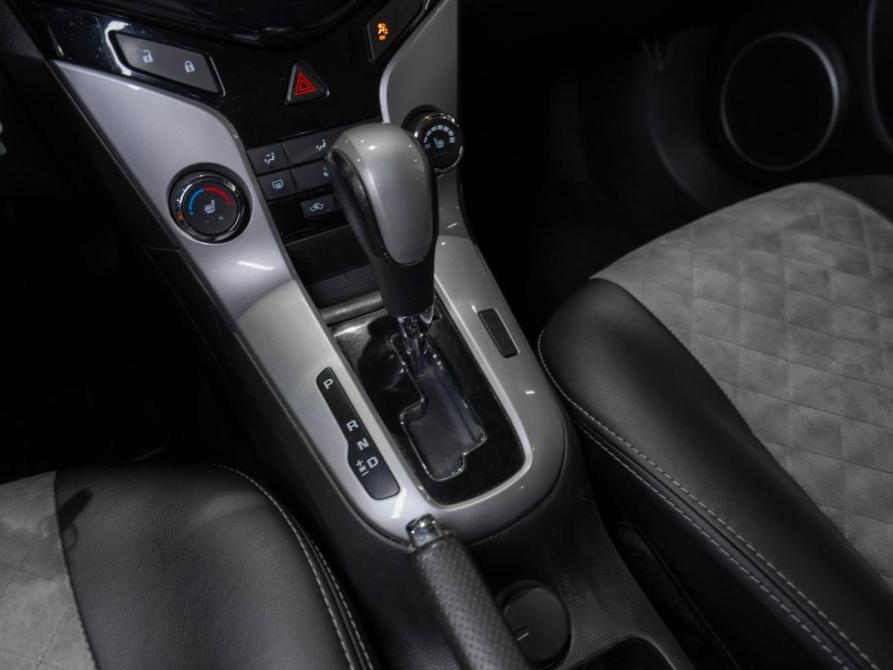 Chevrolet Cruze I Рестайлинг Москва  - изображение 13