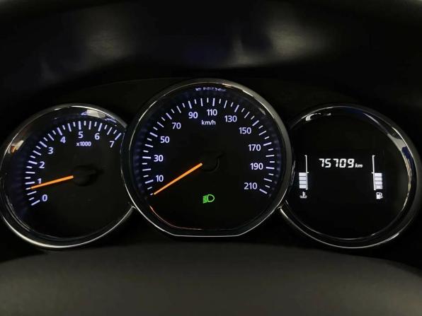 Renault Logan II Рестайлинг с пробегом 2019 года, цена 999 000 рублей, 75493 км, седан, Автокод Объявления