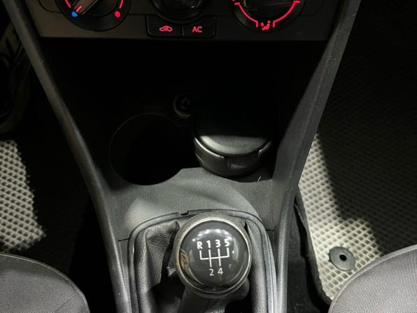 Volkswagen Polo V с пробегом 2014 года, цена 610 000 рублей, 181000 км, седан, Автокод Объявления