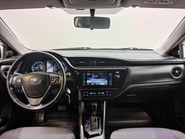 Toyota Corolla XI (E160 E170 E180) Рестайлинг 1 с пробегом 2017 года, цена 1 590 000 рублей, 114195 км, седан, Автокод Объявления