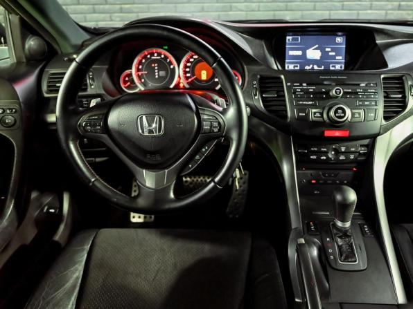 Honda Accord VIII Рестайлинг с пробегом 2012 года, цена 1 400 000 рублей, 195128 км, седан, Автокод Объявления