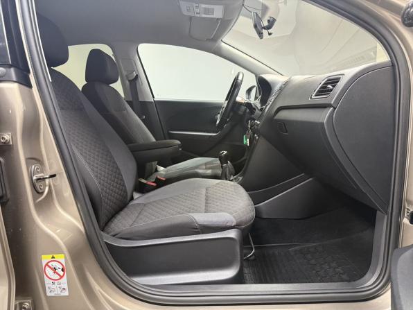 Volkswagen Polo V Рестайлинг с пробегом 2018 года, цена 1 249 000 рублей, 120000 км, седан, Автокод Объявления
