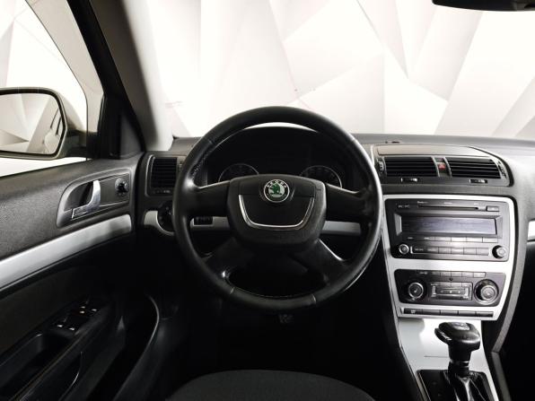 Skoda Octavia II (A5) Рестайлинг с пробегом 2011 года, цена 575 150 рублей, 281537 км, лифтбек, Автокод Объявления