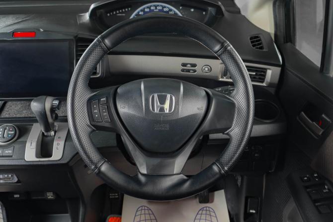 Honda Freed I с пробегом 2010 года, цена 1 019 000 рублей, 260000 км, компактвэн, Автокод Объявления