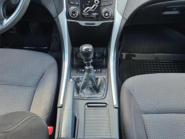 Hyundai Sonata VI (YF) с пробегом 2011 года, цена 749 000 рублей, 310034 км, седан, Автокод Объявления