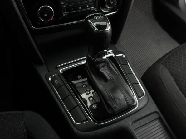 Skoda Superb II Рестайлинг с пробегом 2014 года, цена 800 000 рублей, 219153 км, лифтбек, Автокод Объявления