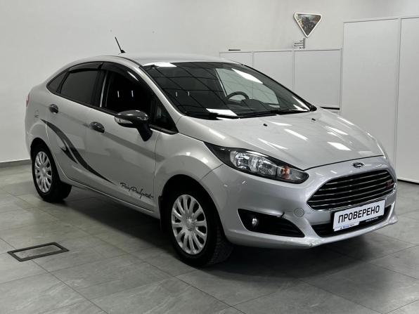 Ford Fiesta Mk6 Рестайлинг с пробегом 2018 года, цена 1 000 000 рублей, 53369 км, седан, Автокод Объявления