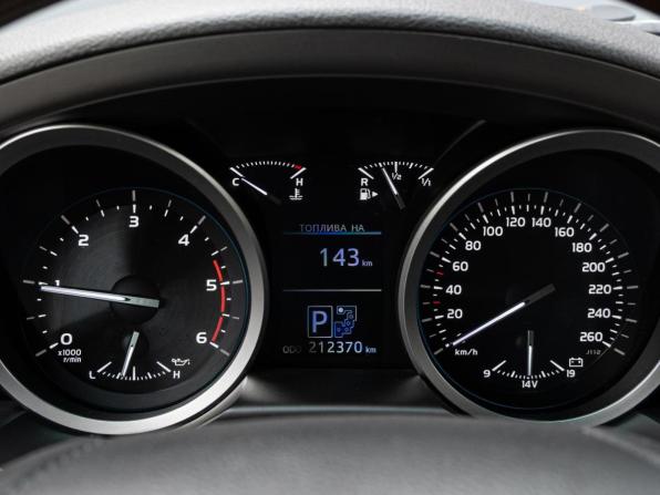 Toyota Land Cruiser 200 Series Рестайлинг 1 с пробегом 2012 года, цена 4 100 000 рублей, 212370 км, внедорожник, Автокод Объявления