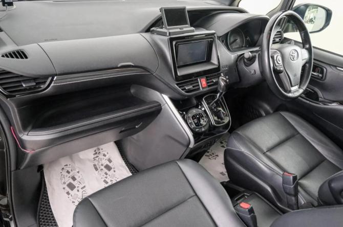 Toyota Esquire I Рестайлинг с пробегом 2021 года, цена 3 089 000 рублей, 64300 км, минивэн, Автокод Объявления