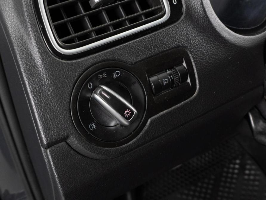 Volkswagen Polo V Рестайлинг Тюмень  - изображение 17