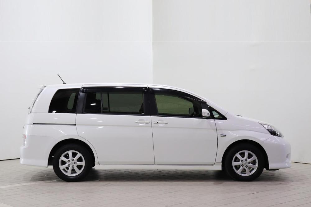 Toyota ISis I Рестайлинг Иркутск  - изображение 5