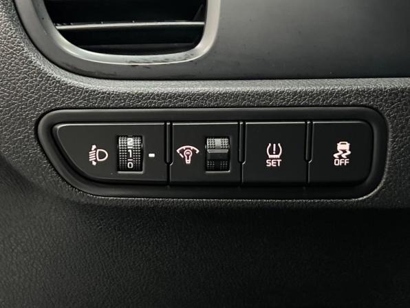 Kia Rio IV с пробегом 2018 года, цена 1 190 000 рублей, 207000 км, хэтчбек, Автокод Объявления
