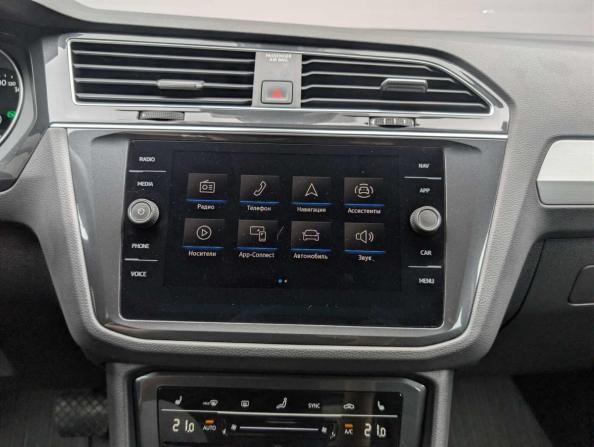Volkswagen Tiguan II Рестайлинг с пробегом 2021 года, цена 2 747 000 рублей, 75159 км, внедорожник, Автокод Объявления