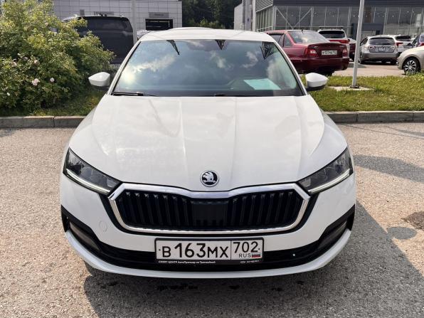 Skoda Octavia IV (A8) с пробегом 2021 года, цена 2 380 000 рублей, 54300 км, лифтбек, Автокод Объявления