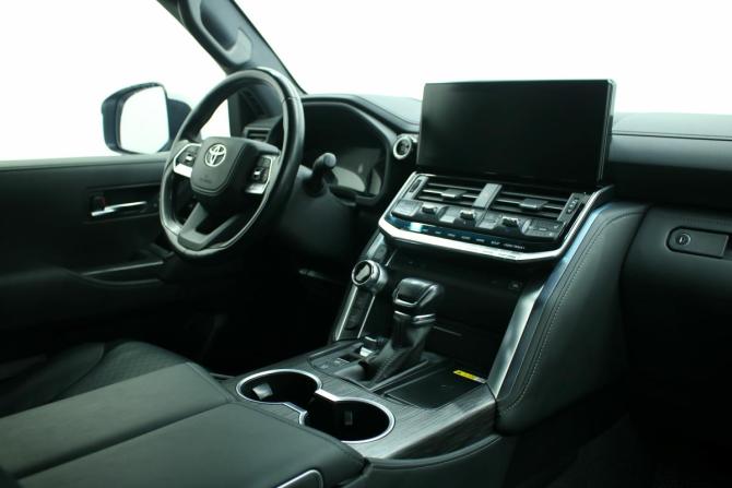Toyota Land Cruiser 300 Series с пробегом 2021 года, цена 10 990 000 рублей, 58661 км, внедорожник, Автокод Объявления