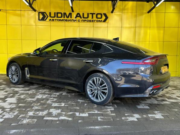 Kia Stinger I с пробегом 2018 года, цена 2 499 000 рублей, 76097 км, лифтбек, Автокод Объявления
