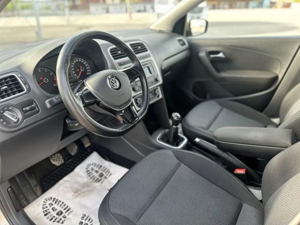 Volkswagen Polo V Рестайлинг с пробегом 2016 года, цена 1 096 500 рублей, 61621 км, седан, Автокод Объявления
