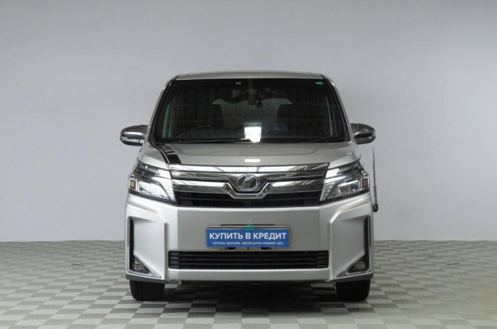 Toyota Voxy III (R80) Челябинск  - изображение 2