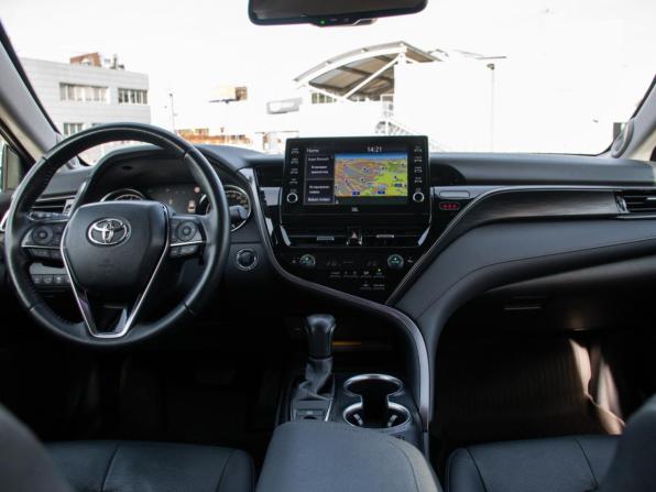 Toyota Camry VIII (XV70) Рестайлинг с пробегом 2021 года, цена 3 749 000 рублей, 114800 км, седан, Автокод Объявления