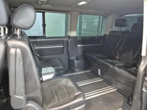 Volkswagen Multivan T6 с пробегом 2015 года, цена 2 980 000 рублей, 198850 км, минивэн, Автокод Объявления