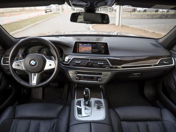 BMW 7 серии VI (G11/G12) Рестайлинг с пробегом 2019 года, цена 5 472 487 рублей, 93275 км, седан, Автокод Объявления