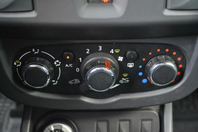 Renault Duster I Рестайлинг с пробегом 2018 года, цена 1 390 000 рублей, 107571 км, внедорожник, Автокод Объявления