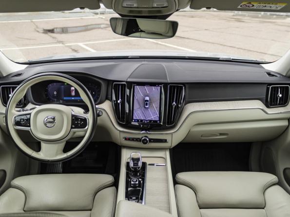 Volvo XC60 II Рестайлинг с пробегом 2021 года, цена 4 629 000 рублей, 76000 км, внедорожник, Автокод Объявления