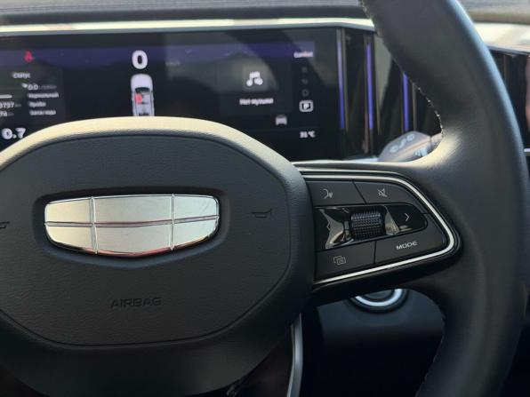 Geely Atlas II с пробегом 2023 года, цена 2 700 000 рублей, 53000 км, внедорожник, Автокод Объявления