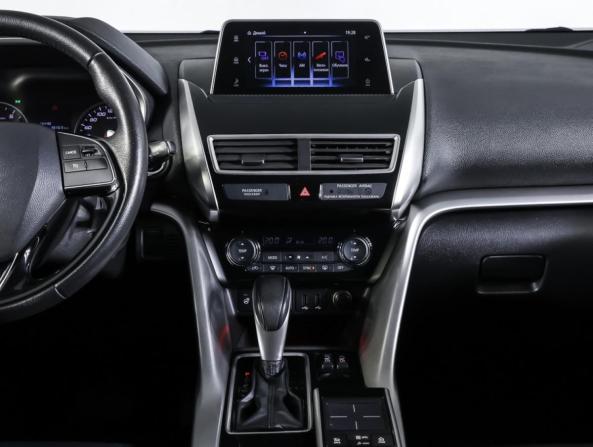 Mitsubishi Eclipse Cross I с пробегом 2018 года, цена 1 919 000 рублей, 73404 км, внедорожник, Автокод Объявления