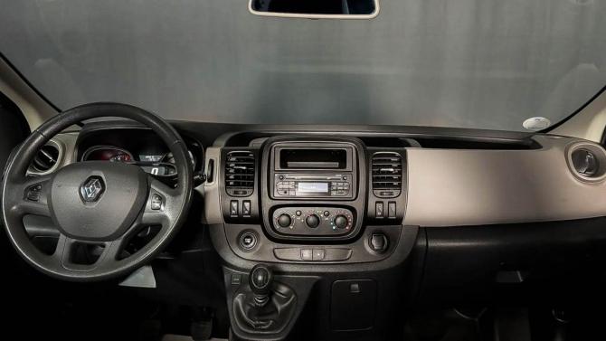 Renault Trafic III с пробегом 2017 года, цена 2 000 000 рублей, 205010 км, минивэн, Автокод Объявления