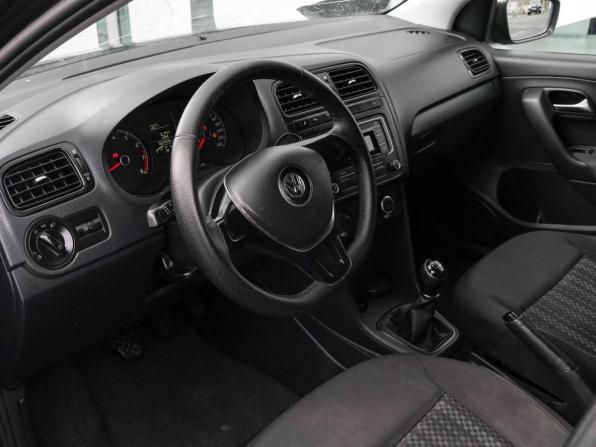 Volkswagen Polo V Рестайлинг с пробегом 2018 года, цена 780 000 рублей, 160000 км, седан, Автокод Объявления