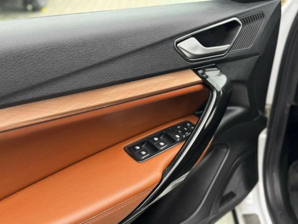 Lada (ВАЗ) Vesta I Рестайлинг (NG) с пробегом 2024 года, цена 1 370 000 рублей, 88055 км, универсал, Автокод Объявления