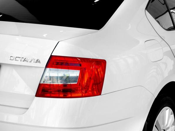 Skoda Octavia III (A7) Рестайлинг с пробегом 2019 года, цена 1 228 000 рублей, 208018 км, лифтбек, Автокод Объявления