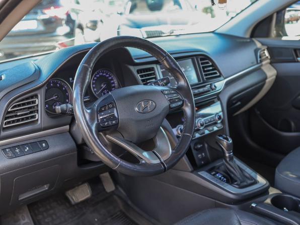 Hyundai Elantra VI (AD) с пробегом 2019 года, цена 1 399 000 рублей, 186300 км, седан, Автокод Объявления