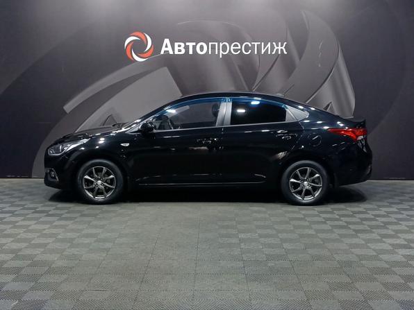 Hyundai Solaris II с пробегом 2017 года, цена 910 000 рублей, 199300 км, седан, Автокод Объявления