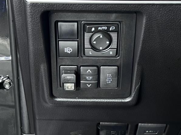 Toyota Land Cruiser Prado 150 Series Рестайлинг 2 с пробегом 2018 года, цена 5 220 000 рублей, 72000 км, внедорожник, Автокод Объявления