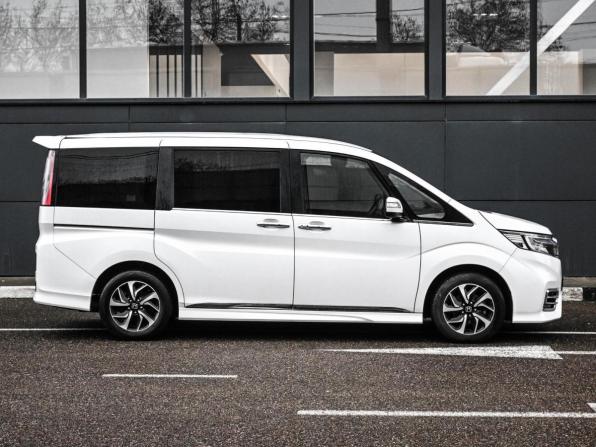 Honda Stepwgn V Рестайлинг с пробегом 2019 года, цена 2 249 000 рублей, 98061 км, минивэн, Автокод Объявления